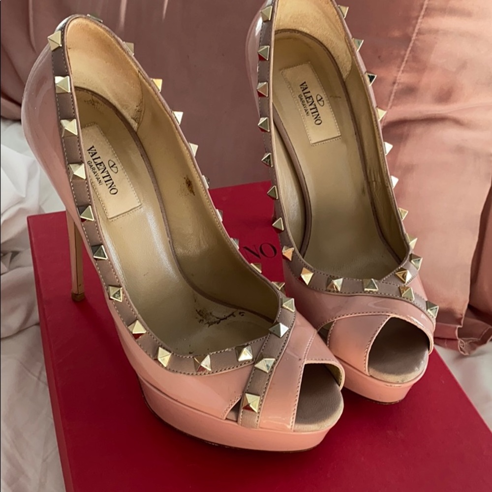 Valentino pink heals 8.5 or 38.5